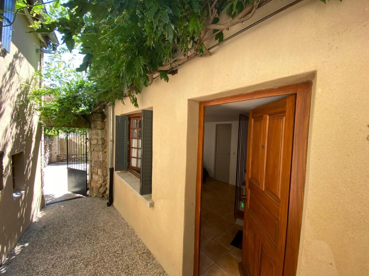 Auberge De La Tour De Brison Sanilhac  Oda fotoğraf